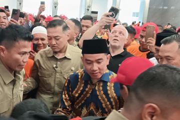 Wapres Gibran Shalat Jumat di Masjid Baiturrahman Semarang