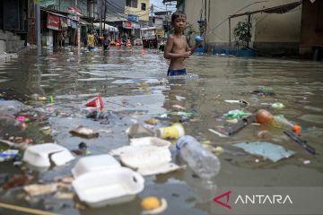 Banjir rob di Muara Angke