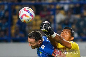 BRI Liga 1: tuan rumah Persib Bandung berhasil tekuk tamunya dengan skor 2-0