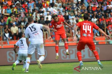 Hasil Liga 1 Indonesia: Persebaya tertahan, Persib belum terkalahkan