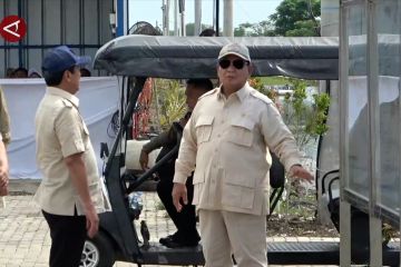 Pastikan Asta Cita swasembada pangan, Prabowo tinjau BINS Karawang