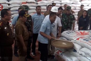 Pastikan stok pangan cukup, PJ Bupati Madiun sidak gudang Bulog