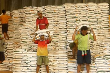 Salurkan bantuan pangan 5.344 ton beras tak ganggu stok Bulog Magelang