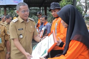 Pasukan oranye DLH Kota Pontianak terima apresiasi kinerja