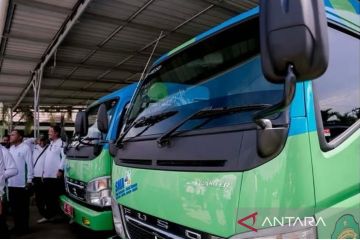 Disdikbud Kaltim salurkan dua bus sekolah di pedalaman