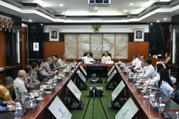 Menkeu dan Kepala BPPIK gelar rapat bersama