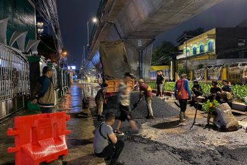 Jalan Ciledug Raya ambles karena tanah belum padat usai ada "jacking"