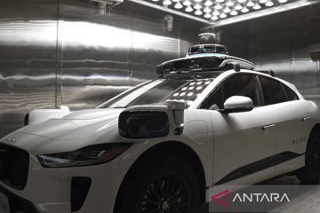 Robotaxi otonom Waymo mulai masuk ke jalan tol di Los Angeles