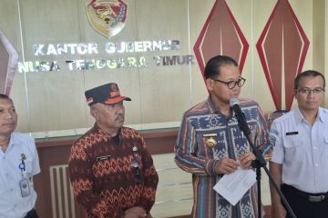 Pj Gubernur imbau masyarakat NTT waspadai bencana banjir dan longsor