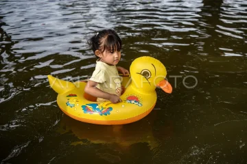 Perumahan Bengkuring masih dikepung banjir di hari ketiga