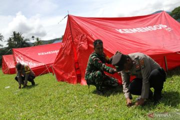 Gempa bumi Kemensos dirikan tenda di Kolaka Timur
