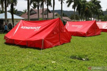 Gempa bumi Kemensos dirikan tenda di Kolaka Timur