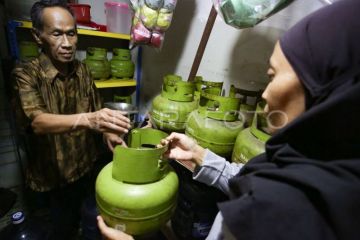 Larangan penjualan elpiji tiga kilogram di tingkat pengecer
