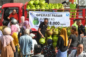 Operasi pasar gas elpiji 3 kg di Bali