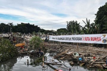 Pascapenggusuran lahan untuk program tiga juta rumah