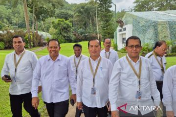 Gubernur NTB-Bali-NTT perkuat konektivitas dan pariwisata di retret