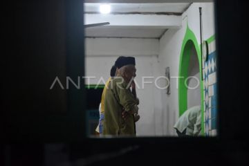 Shalat tarawih Naqsabandiyah Padang