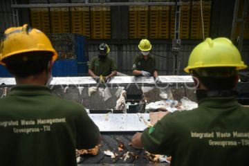 Teknologi pengelolaan sampah di Taman Safari Indonesia Bogor
