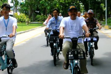 Percepat target nol emisi karbon, UNRAM luncurkan 200 sepeda listrik