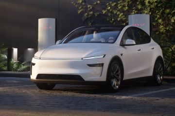 Jumlah mobil Tesla bekas yang dijual melonjak