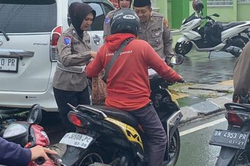 Ditlantas Polda Babel gelar berbagi takjil