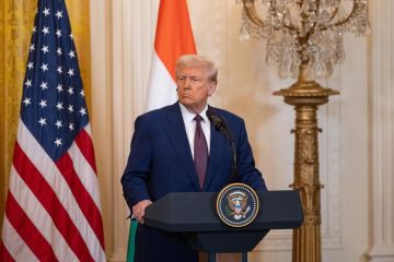 Trump bebaskan tiga produsen mobil besar dari tarif Meksiko dan Kanada