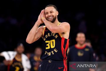 Curry dekati rekor 4.000 tripoin, Warriors perpanjang tren kemenangan