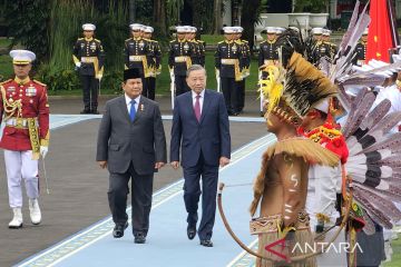 Presiden Prabowo terima kunjungan Sekjen PKV To Lam di Istana Merdeka