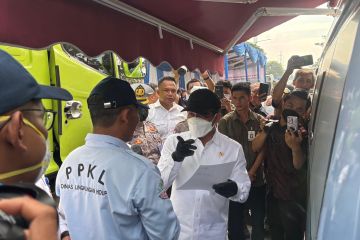 KLH bakal kenakan sanksi operator truk barang yang lewati baku emisi