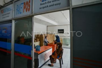 Operasi pasar PT Pos Indonesia di Padang