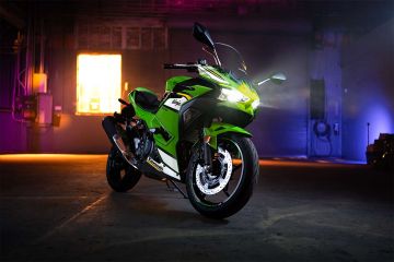 Kawasaki 500 dan 500 SE 2025 dibanderol dengan harga Rp100 juta lebih