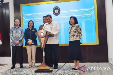 Prabowo minta perizinan tekstil disederhanakan untuk investor