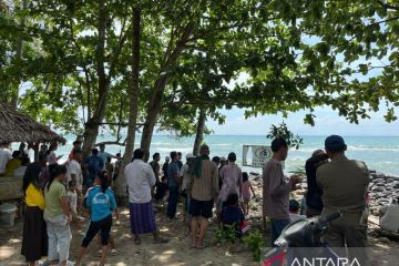 Delapan anak tenggelam saat berenang di pantai Lampung Selatan