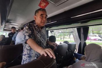 Ketua MPR RI lepas 15 bus mudik gratis dengan tujuan Lampung