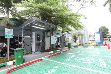 PLN resmikan SPKLU Center di Rest Area Tol Jagorawi jelang Lebaran