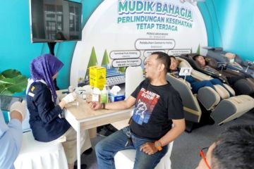 Pemudik bisa mengecek kesehatan gratis di Posko Mudik BNI Parepare