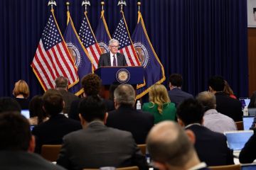 The Fed pertahankan suku bunga 4,25-4,5 persen