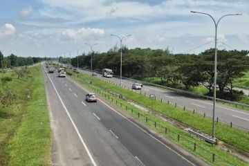 Ruas jalan tol Jakarta-Cikampek hingga Cipali terpantau ramai lancar