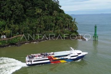 Kunjungan wisman awal musim selancar di Mentawai