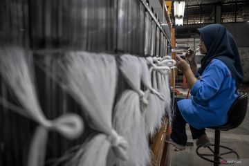 Asosiasi produsen serat minta impor benang China dikenakan bea masuk