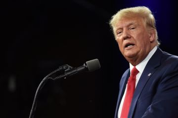 Trump mulai proses penerapan tarif baru produk semikonduktor, farmasi