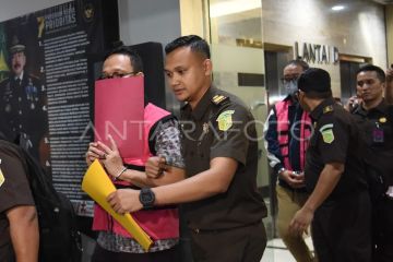 Kejagung tetapkan tiga tersangka kasus perintangan penyidikan kasus timah dan impor gula