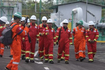 Menteri ESDM Bahlil Lahadalia di fasilitas Jangkrik yang dikelola Eni di Muara Bakau, Kukar