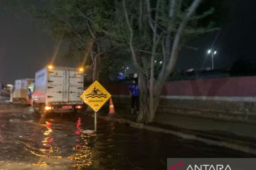 DKI Kemarin, Waspada banjir rob hingga pencabutan KJP siswa merokok