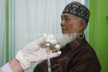 Vaksinasi jamaah calon haji di Balikpapan