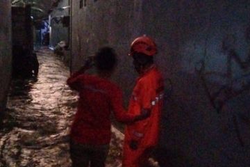 Hujan deras sore ini, enam RT di Jakarta banjir