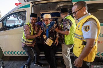 Jamaah calon haji asal OKU Timur berangkat menuju Madinah