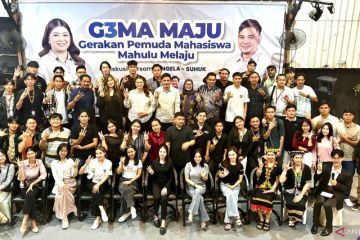 Angela-Suhuk diskusi dengan mahasiswa Mahakam Ulu di Samarinda