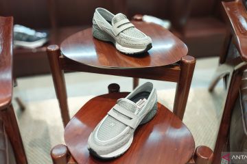 New Balance luncurkan loafer seri 1906 saat Grey Days 2025