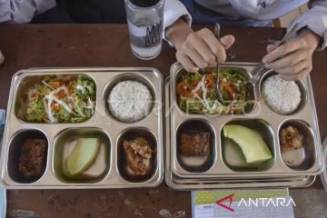 Kemarin, tambahan anggaran MBG hingga mahasiswi ITB ditangkap karena meme